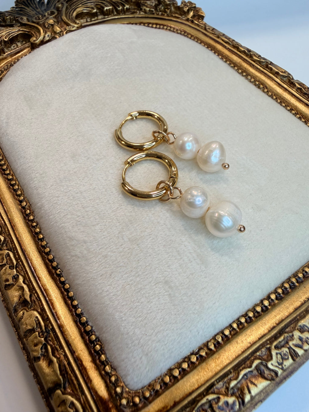 Madre Perla Pendants
