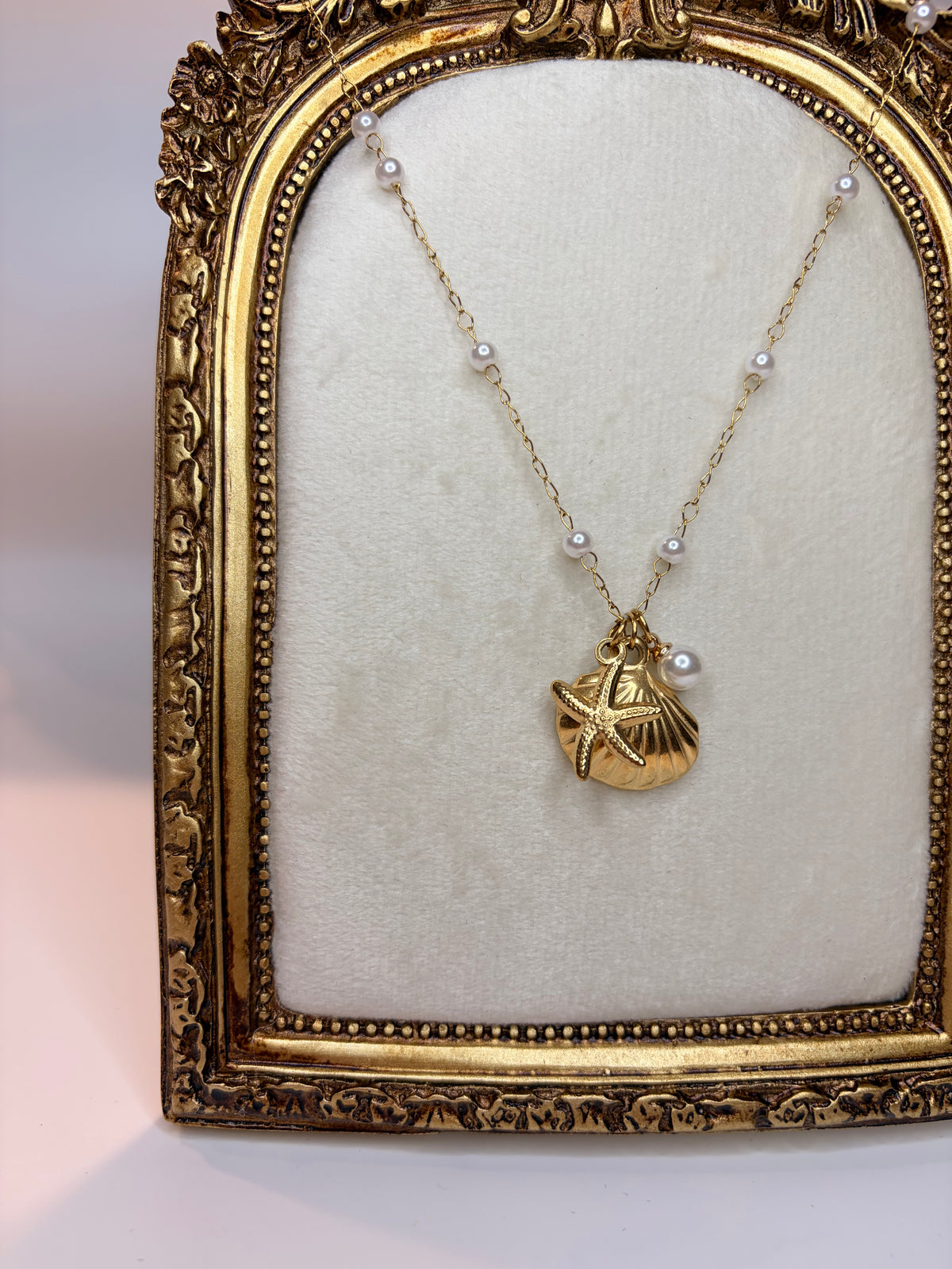 Estrellas y Conchas Necklace