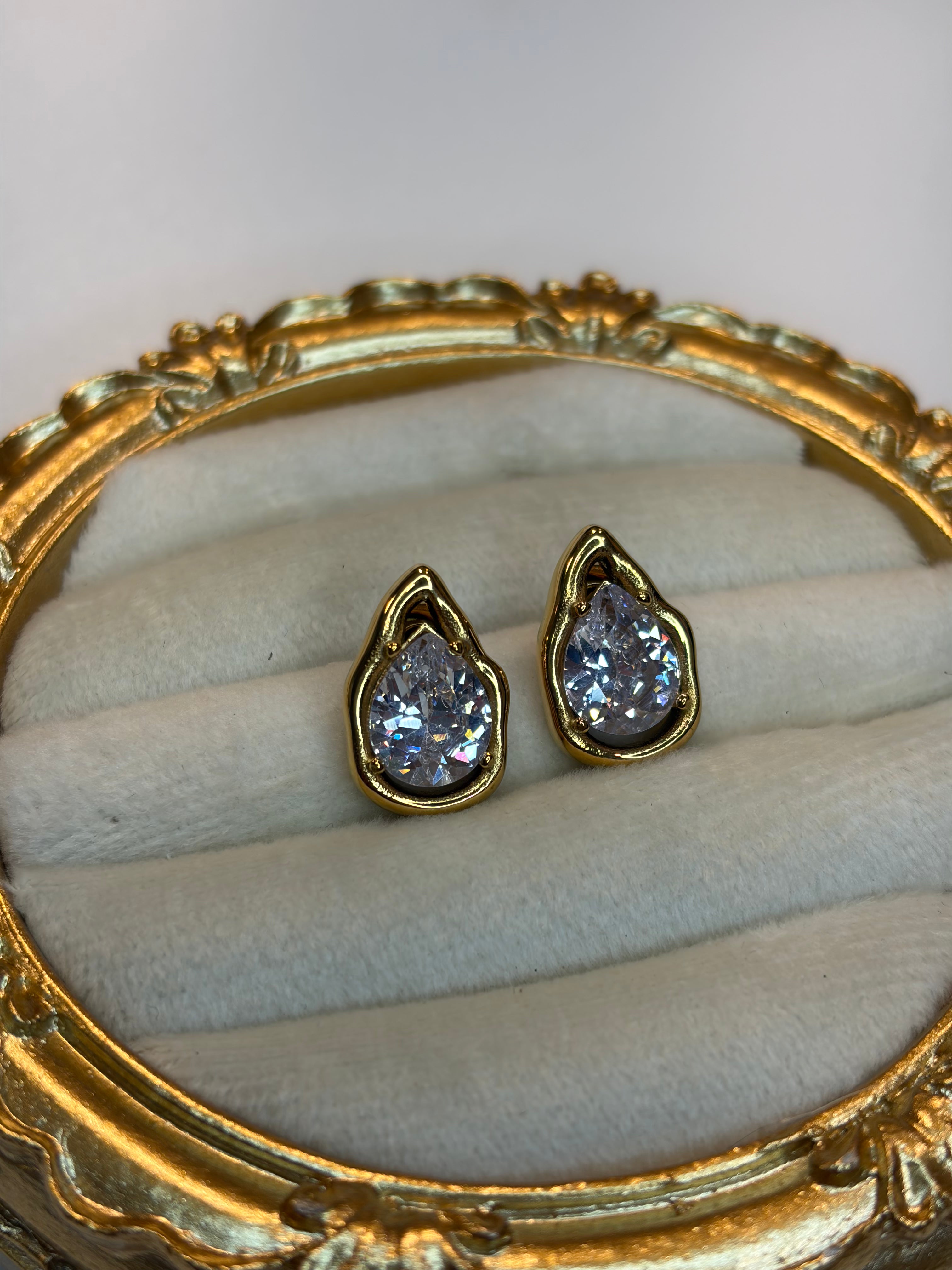 Marquesa Studs